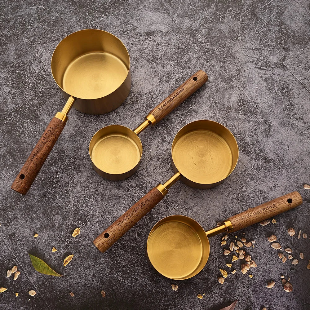 Tasses et Cuillères Doseuses en Inox avec Manche en Bois – Set de Mesure pour Pâtisserie, Café et Cocktails