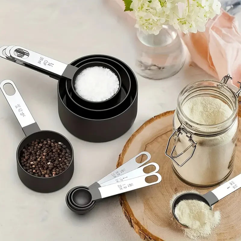 Set de 8 Tasses et Cuillères Doseuses Empilables – Manche en Inox, Ustensiles de Cuisine & Pâtisserie