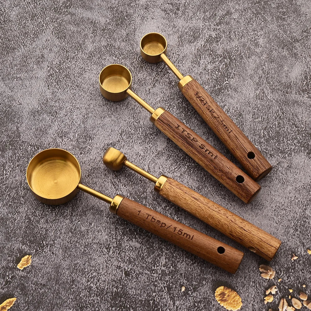 Tasses et Cuillères Doseuses en Inox avec Manche en Bois – Set de Mesure pour Pâtisserie, Café et Cocktails
