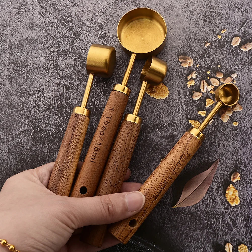 Tasses et Cuillères Doseuses en Inox avec Manche en Bois – Set de Mesure pour Pâtisserie, Café et Cocktails