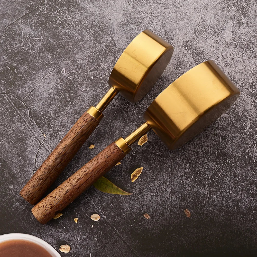 Tasses et Cuillères Doseuses en Inox avec Manche en Bois – Set de Mesure pour Pâtisserie, Café et Cocktails